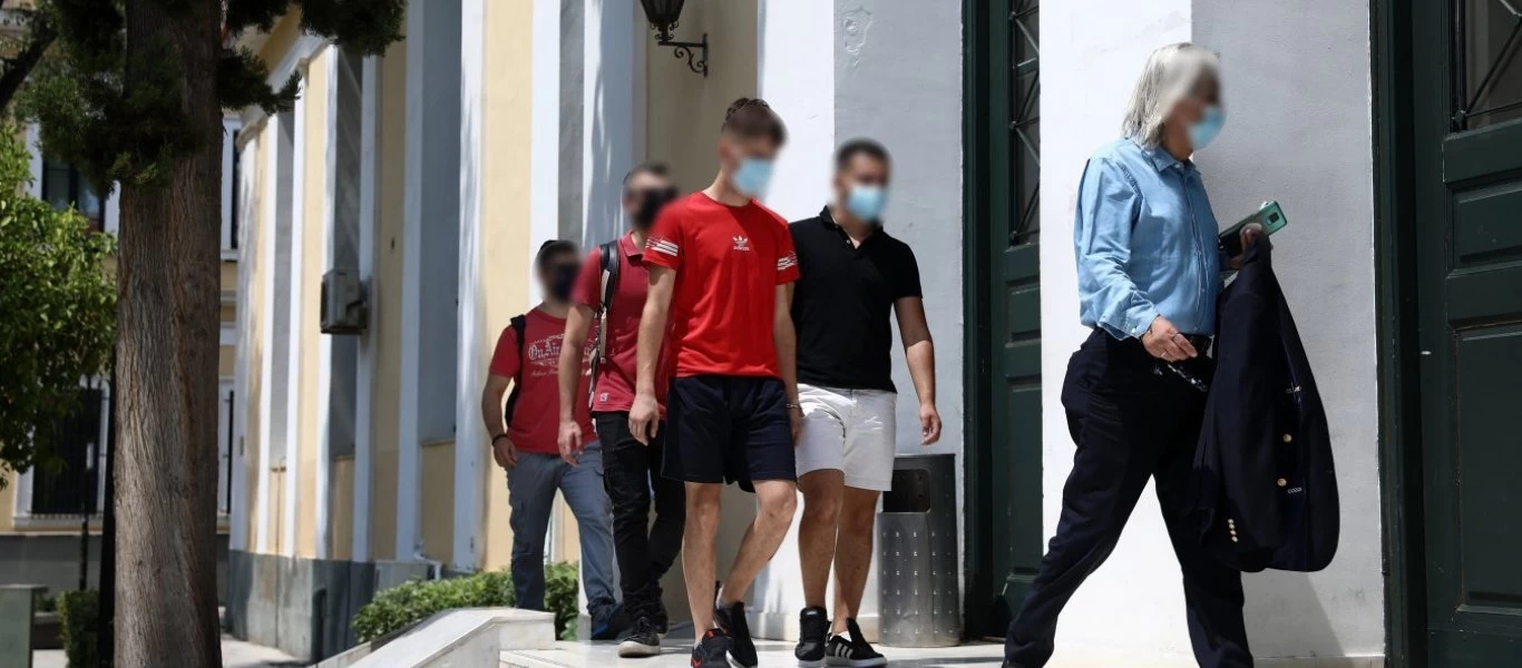 Αυτοί είναι οι δύο Αλβανοί που βίαζαν την 19χρονη στα Πατήσια επί 3 μέρες - Δίωξη για 3 κακουργήματα (φώτο)